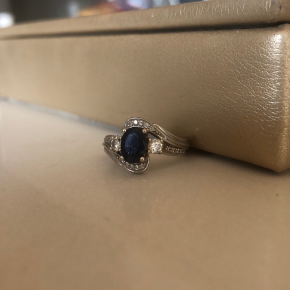 Sapphire ring with diamonds in white gold - Picture 1 of 3